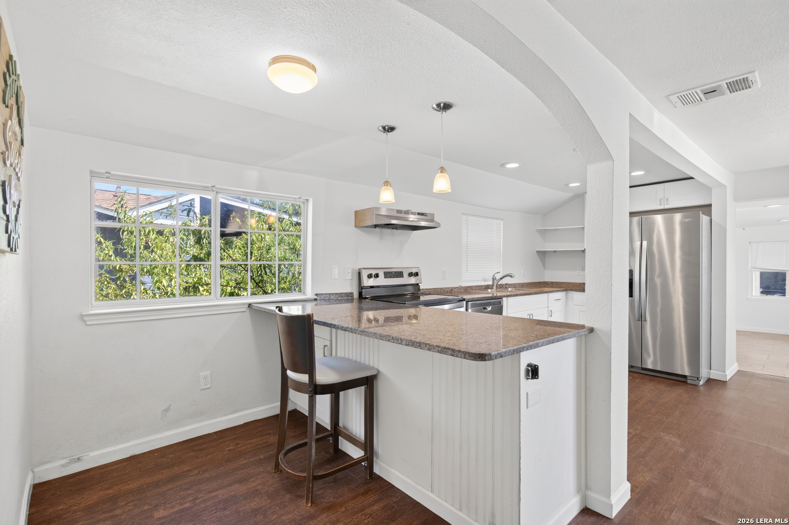 363 W ANSLEY BLVD