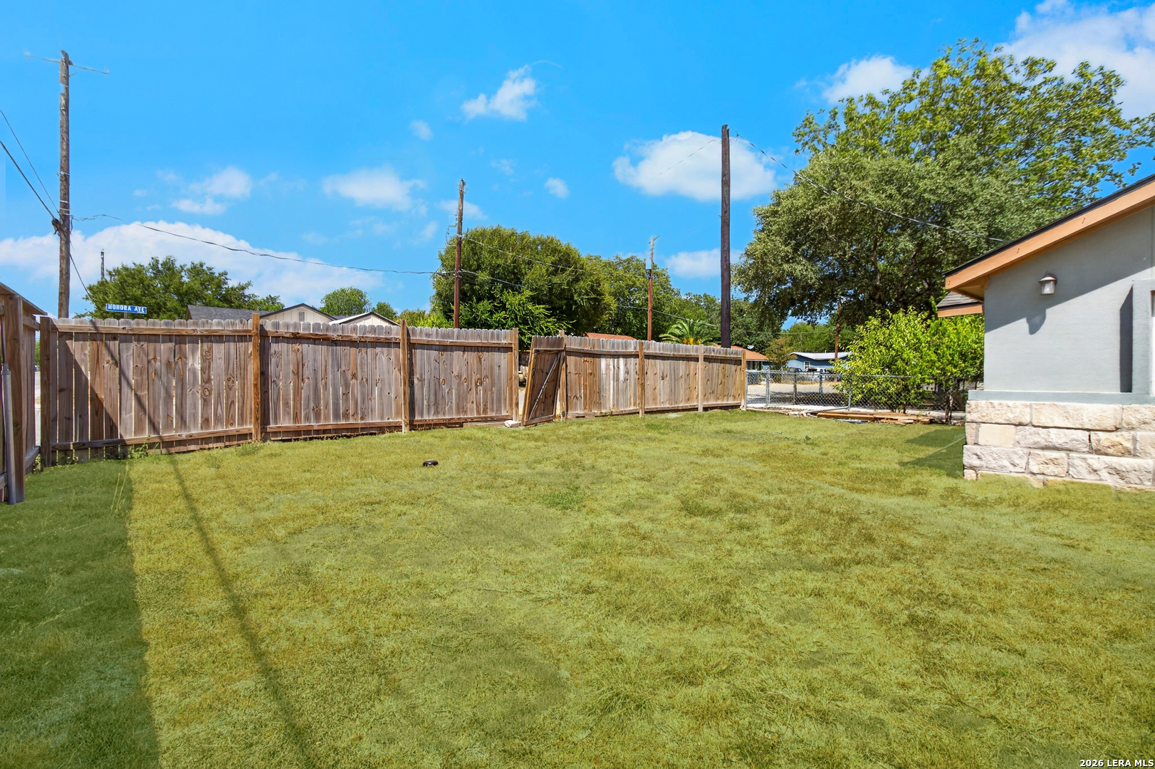 363 W ANSLEY BLVD