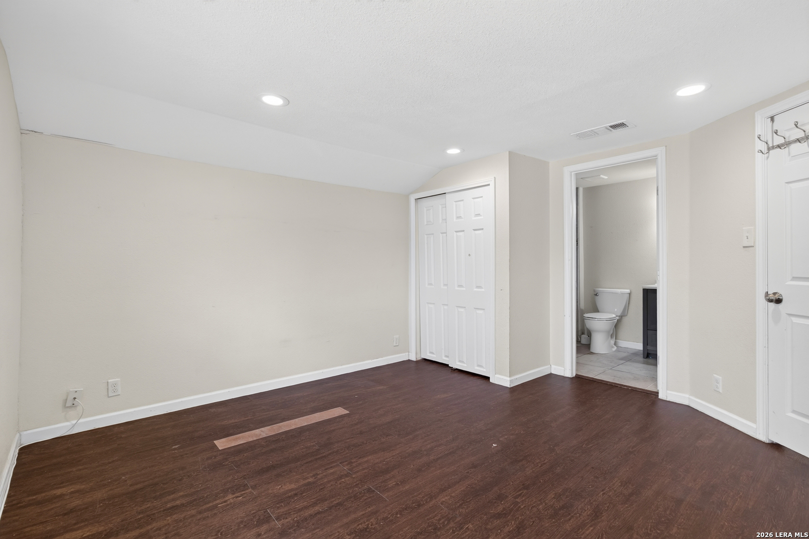 363 W ANSLEY BLVD