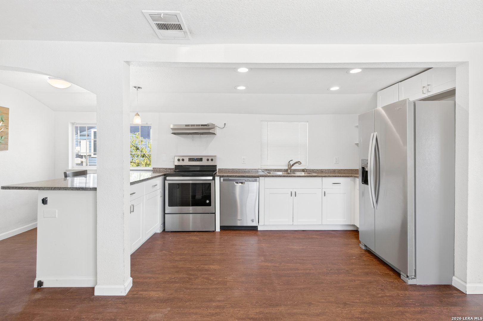 363 W ANSLEY BLVD