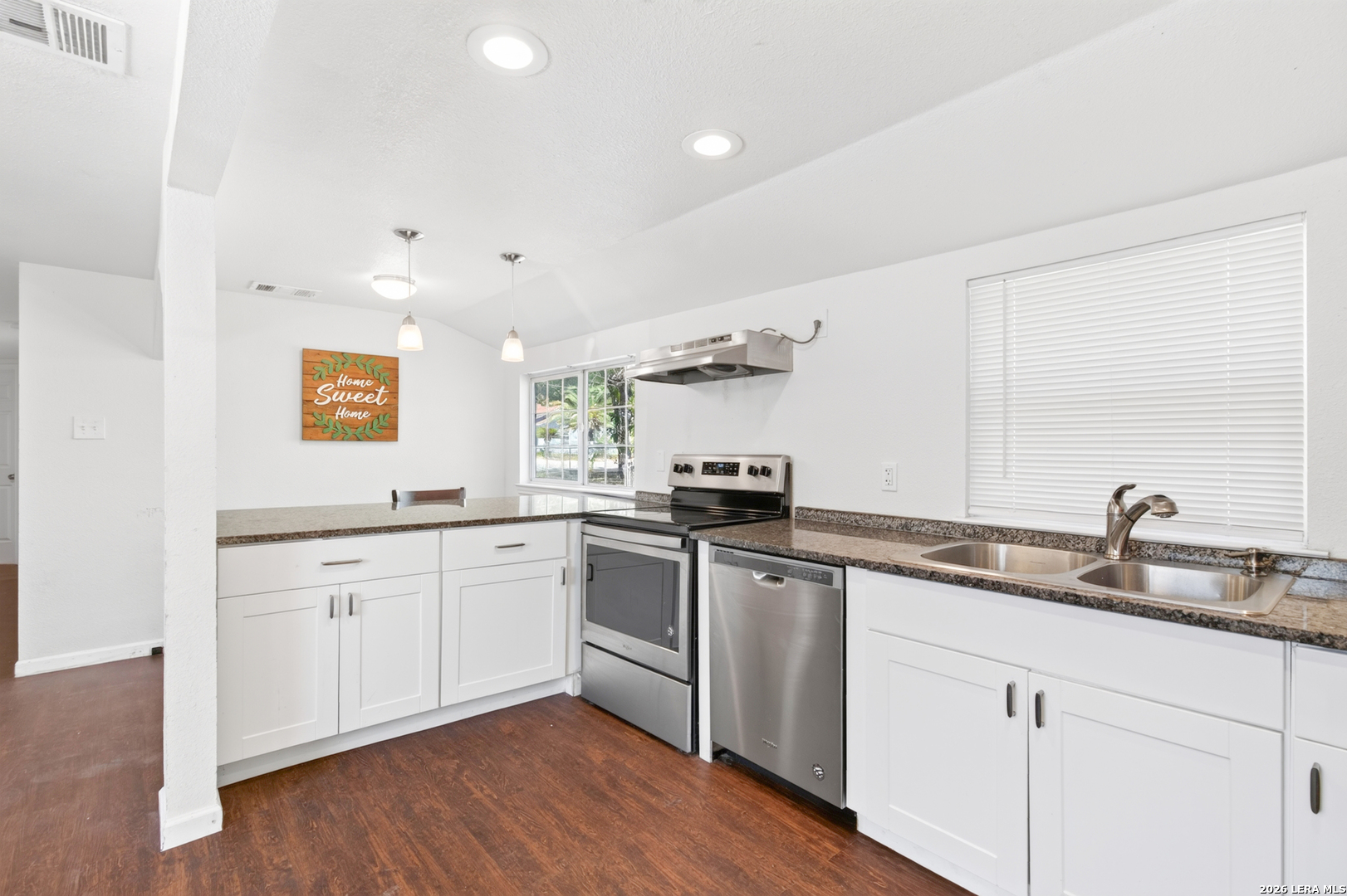 363 W ANSLEY BLVD