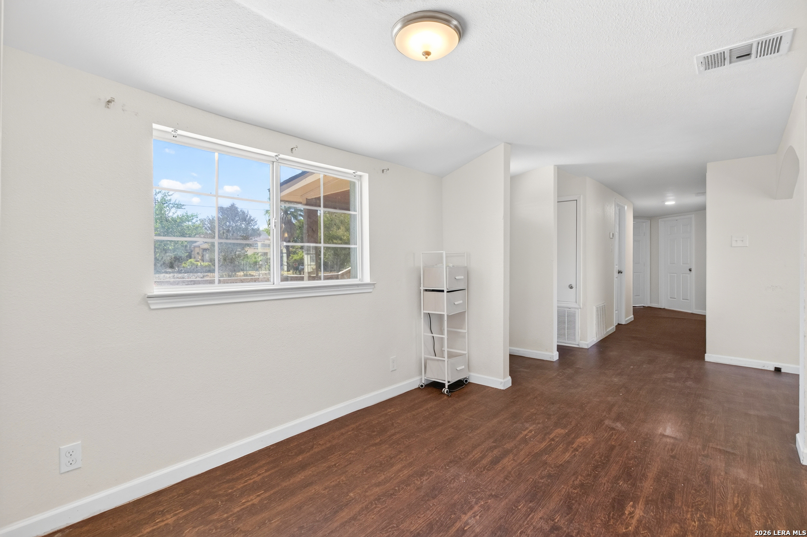 363 W ANSLEY BLVD