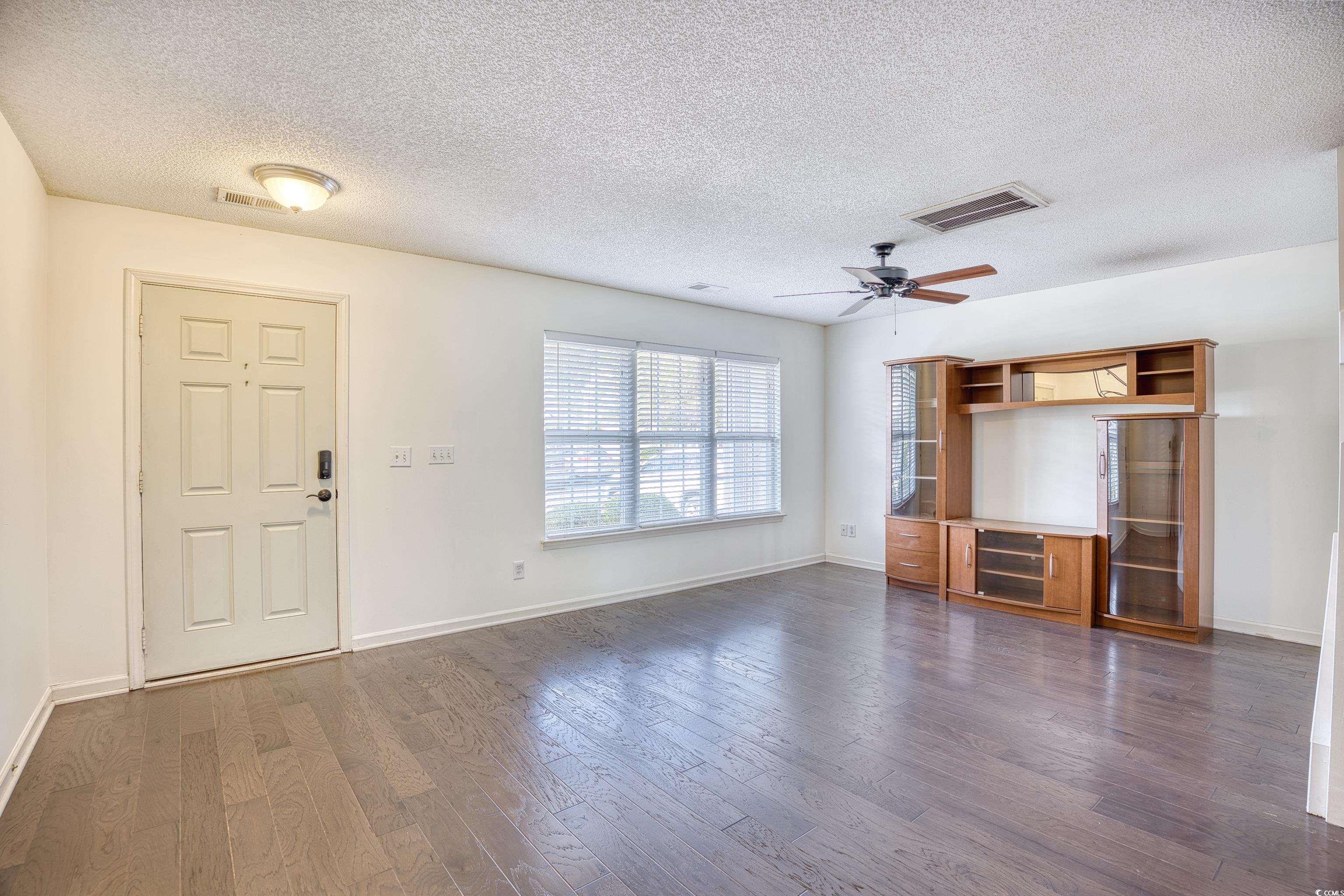 612 Wilshire Ln. Unit: 612