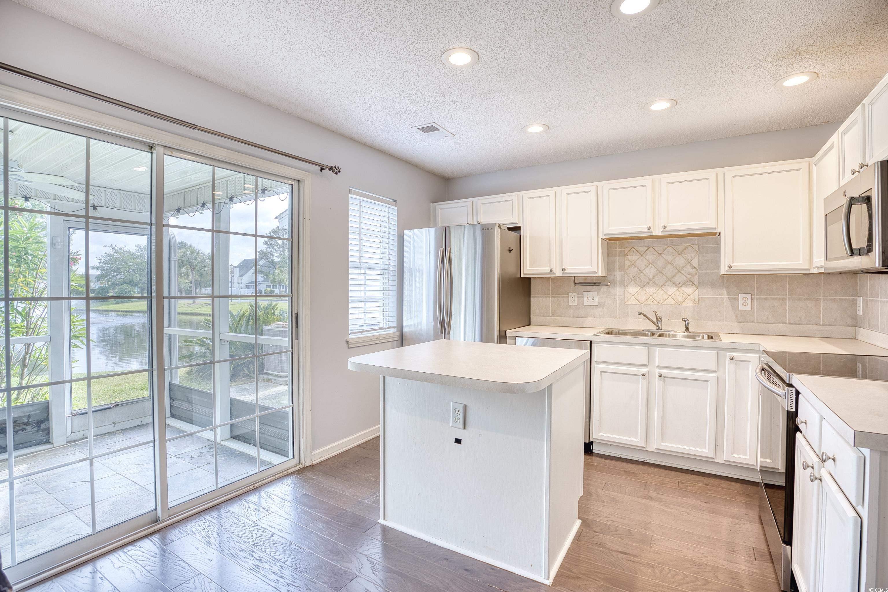 612 Wilshire Ln. Unit: 612