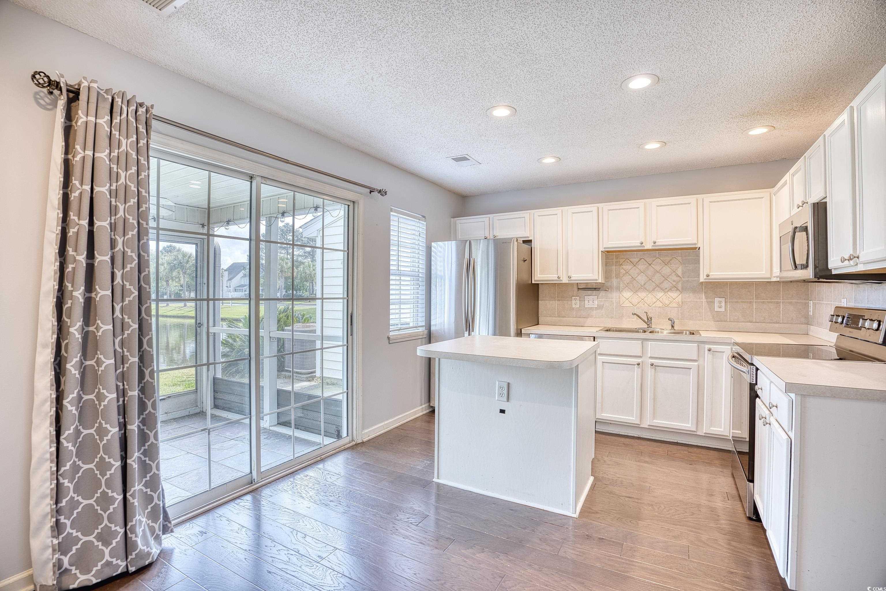 612 Wilshire Ln. Unit: 612