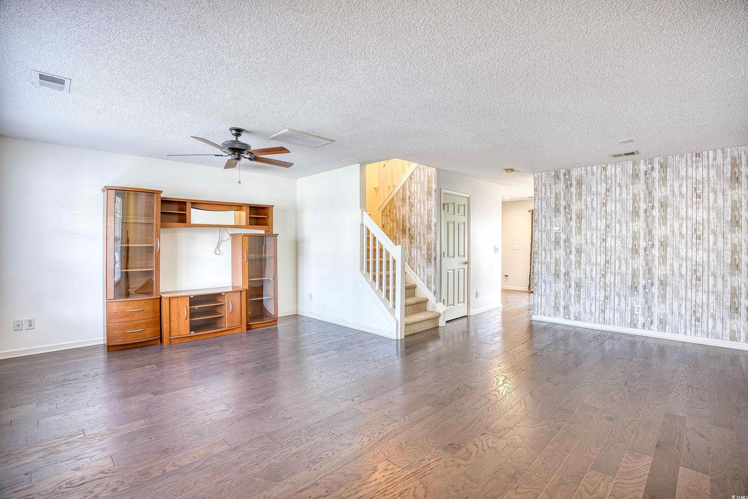 612 Wilshire Ln. Unit: 612