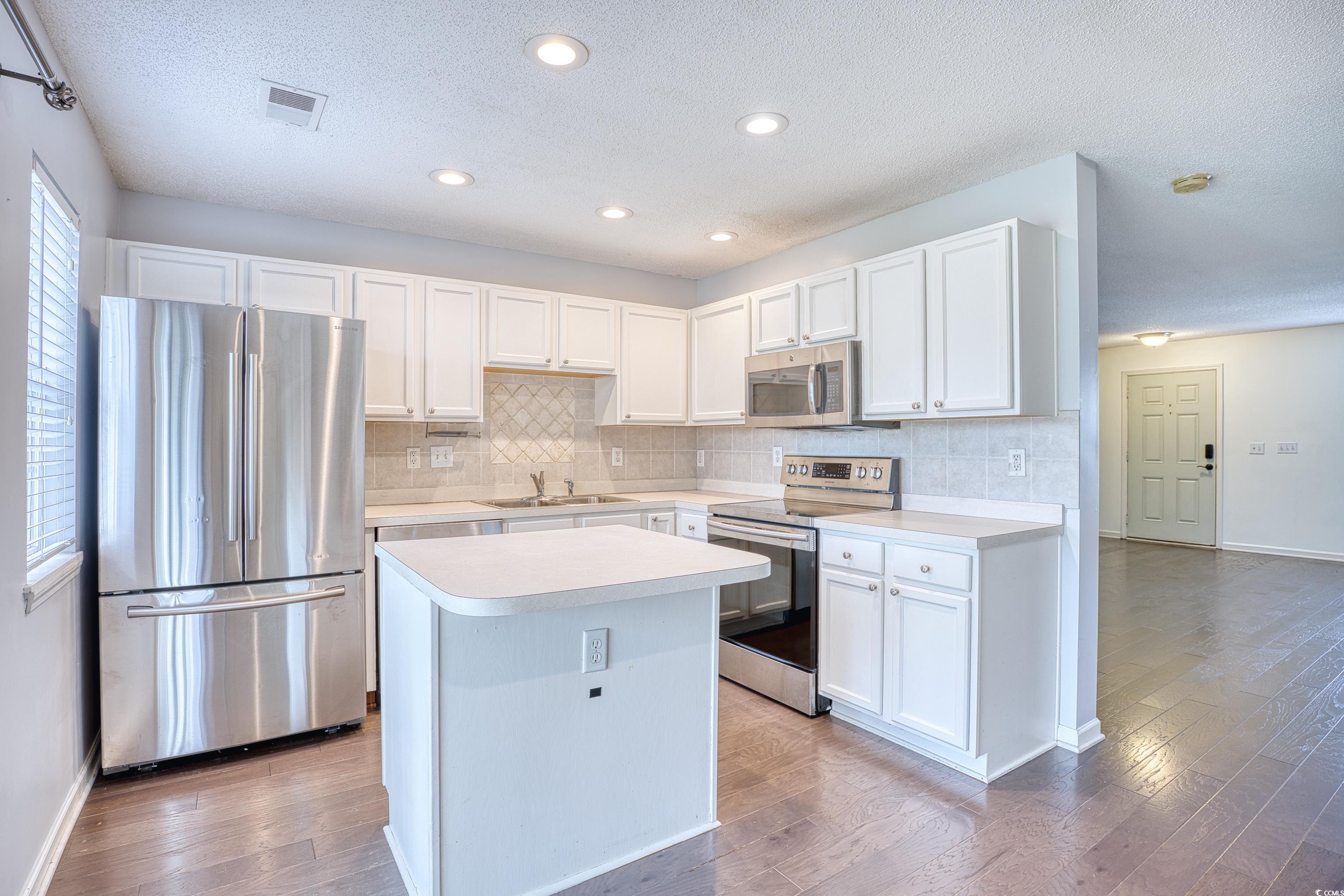612 Wilshire Ln. Unit: 612