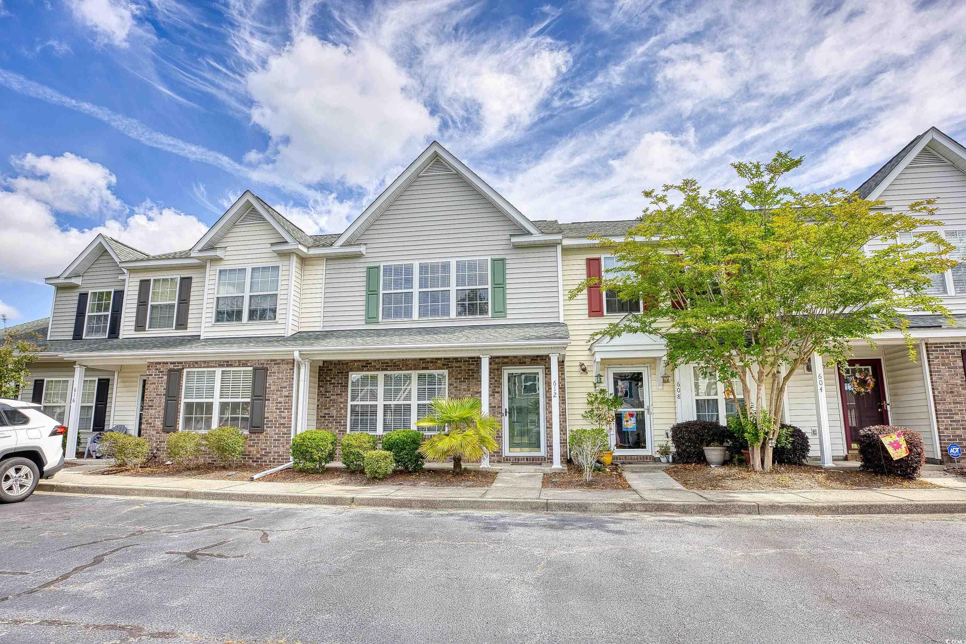 612 Wilshire Ln. Unit: 612