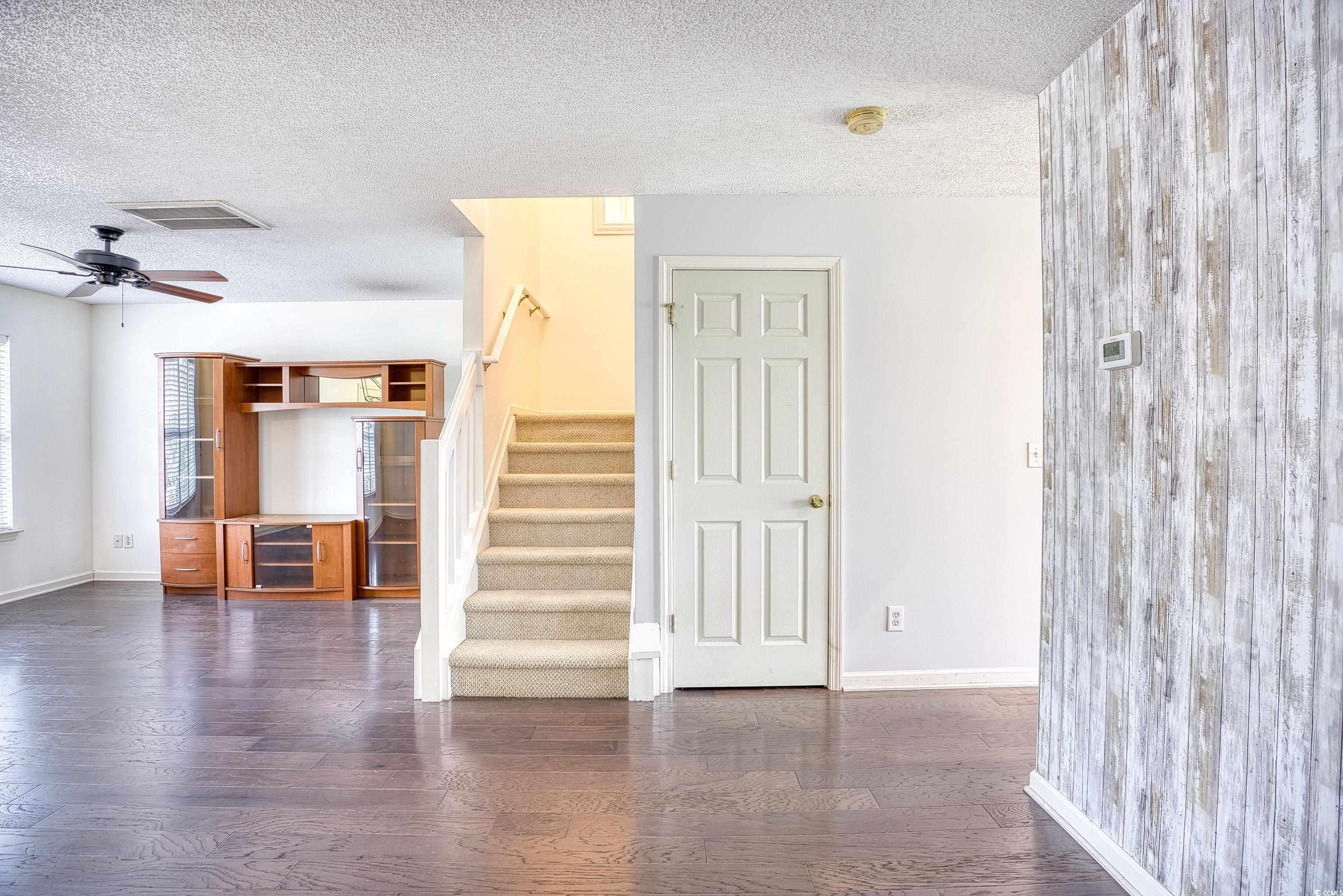 612 Wilshire Ln. Unit: 612