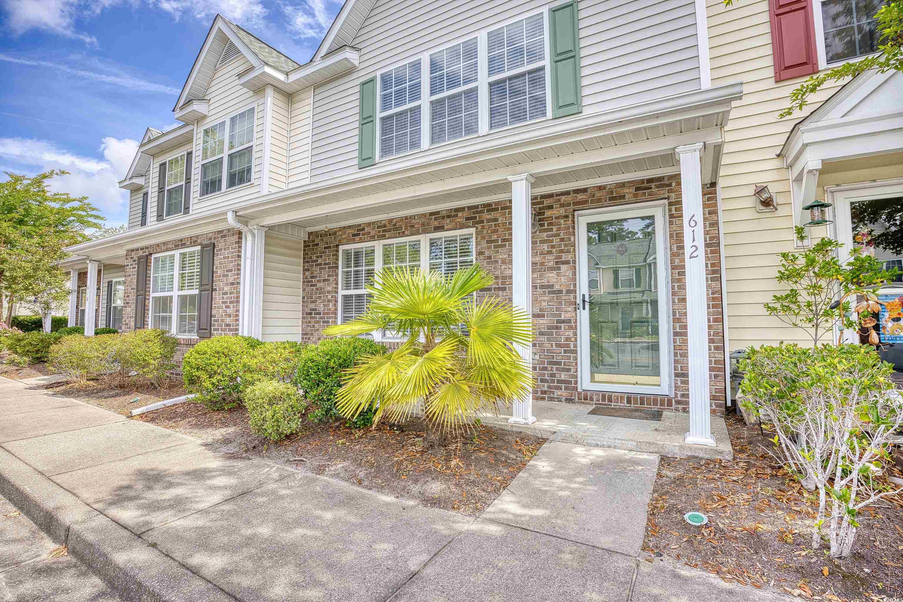 612 Wilshire Ln. Unit: 612