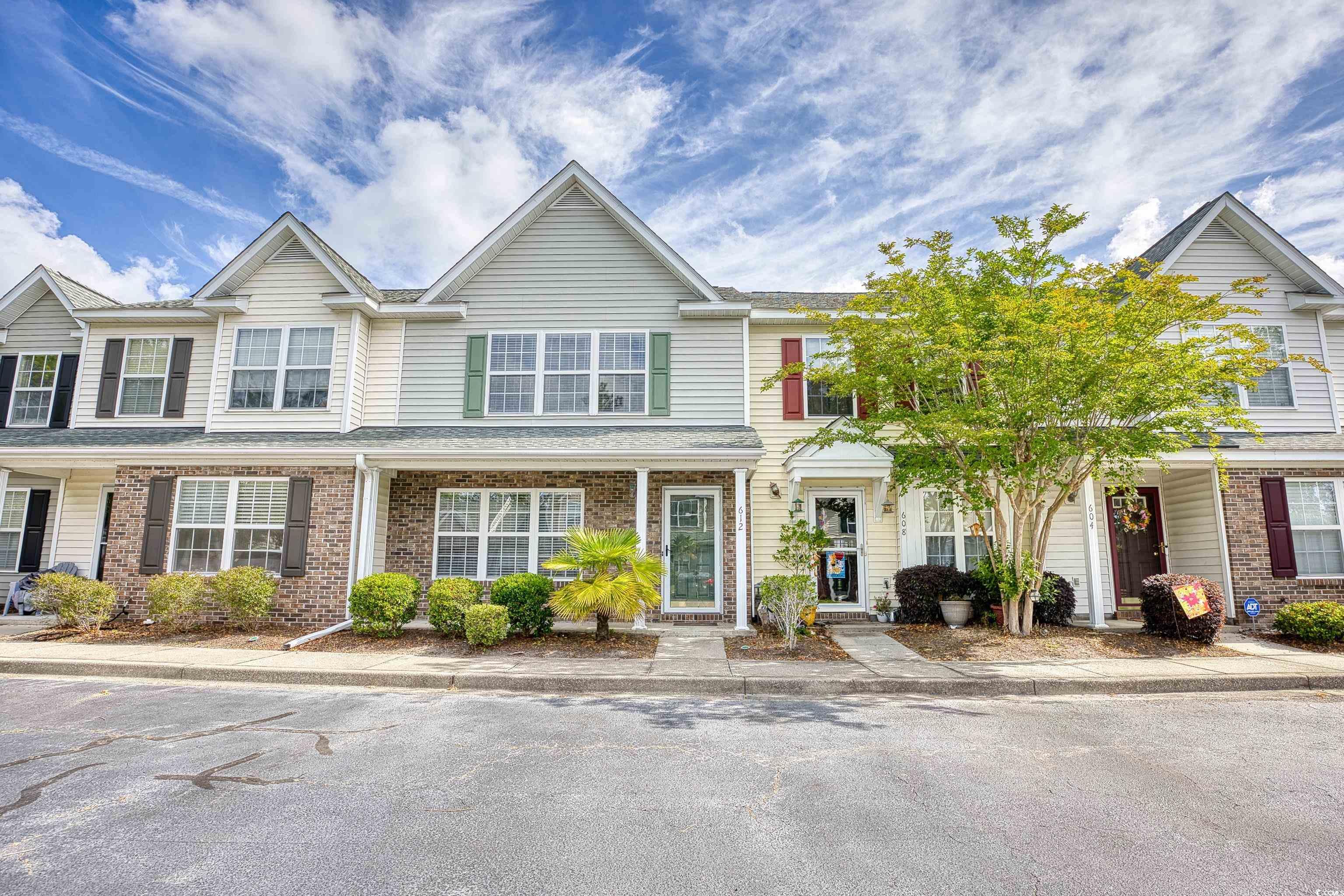 612 Wilshire Ln. Unit: 612