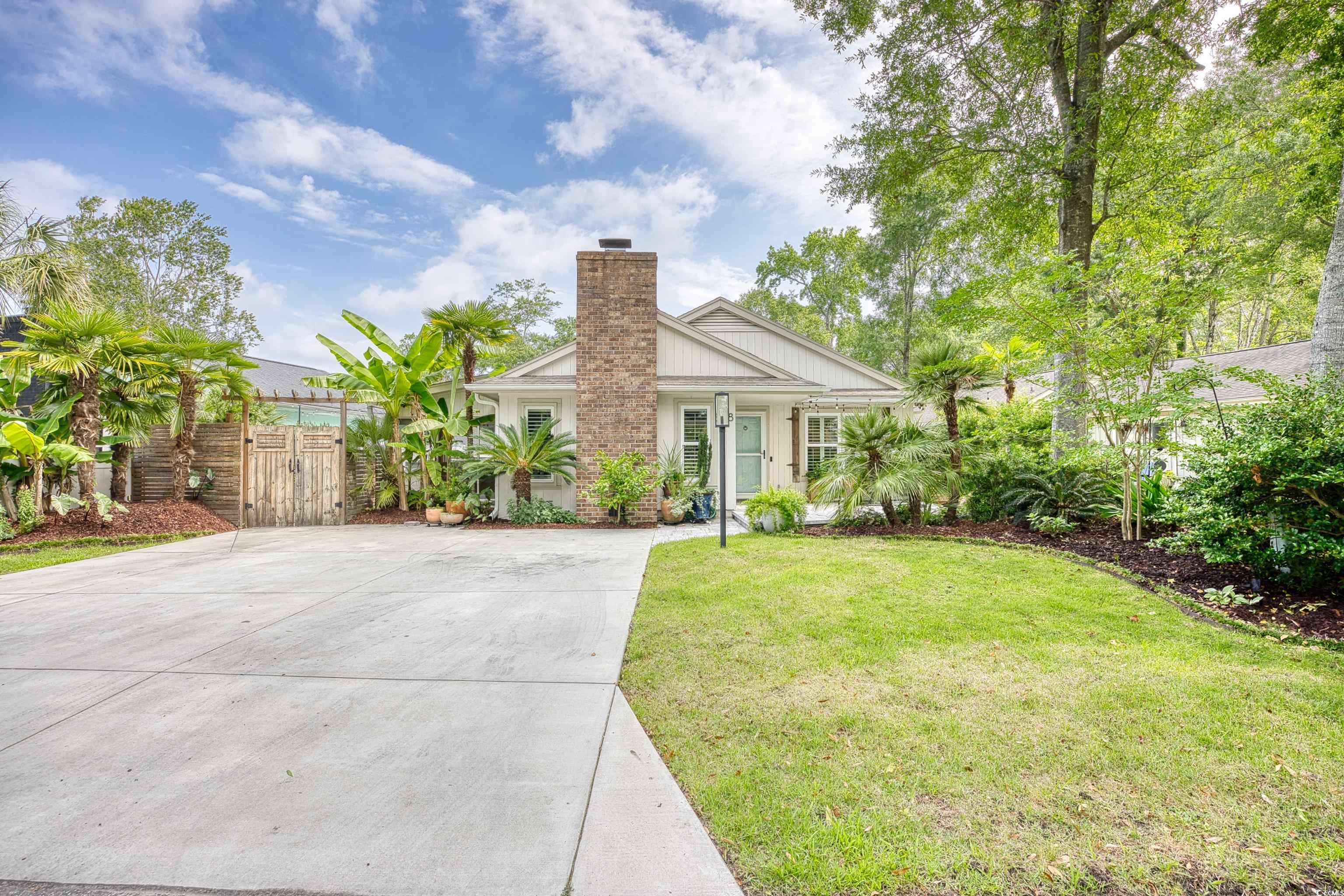 8 Settlers Dr.