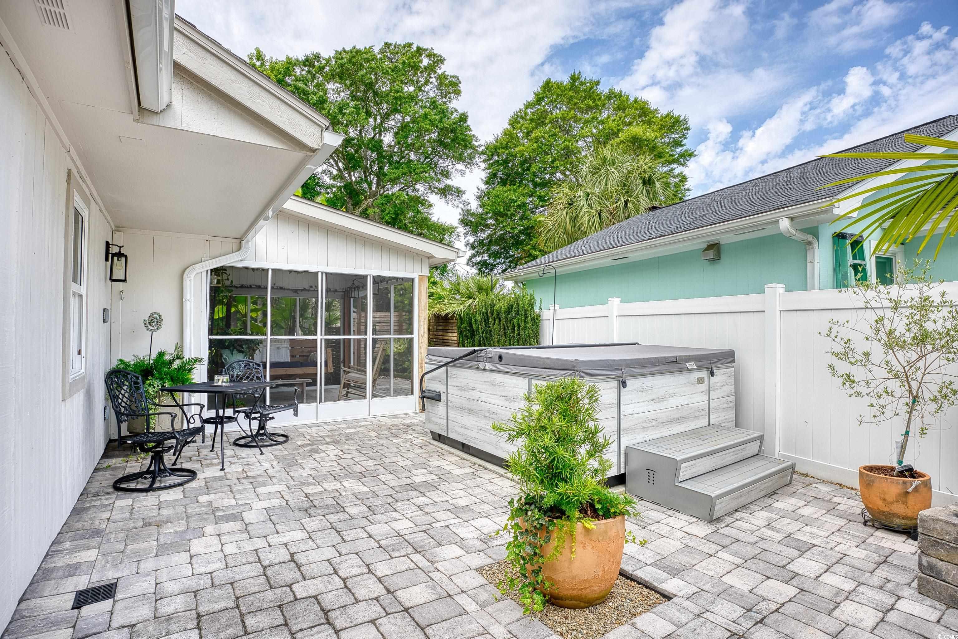 8 Settlers Dr.