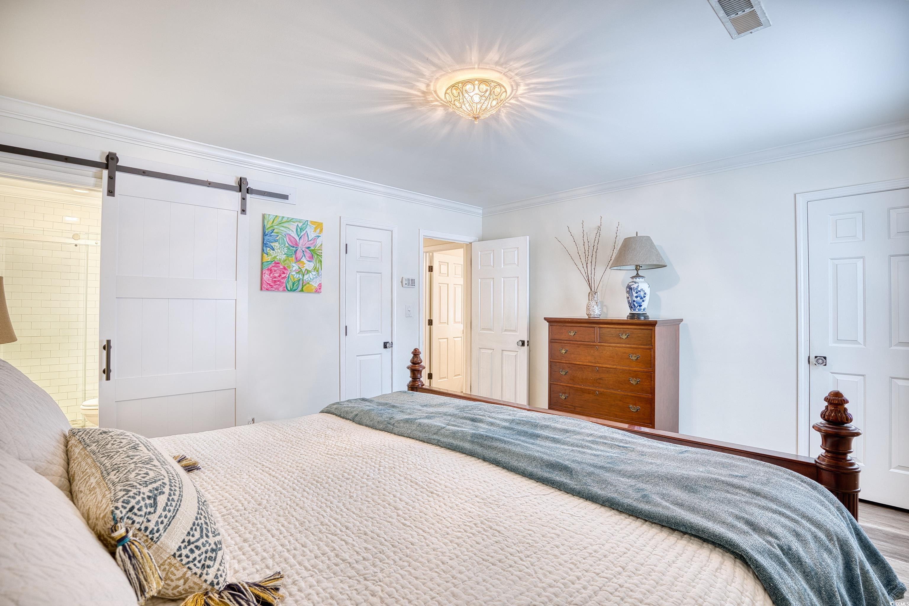 8 Settlers Dr.