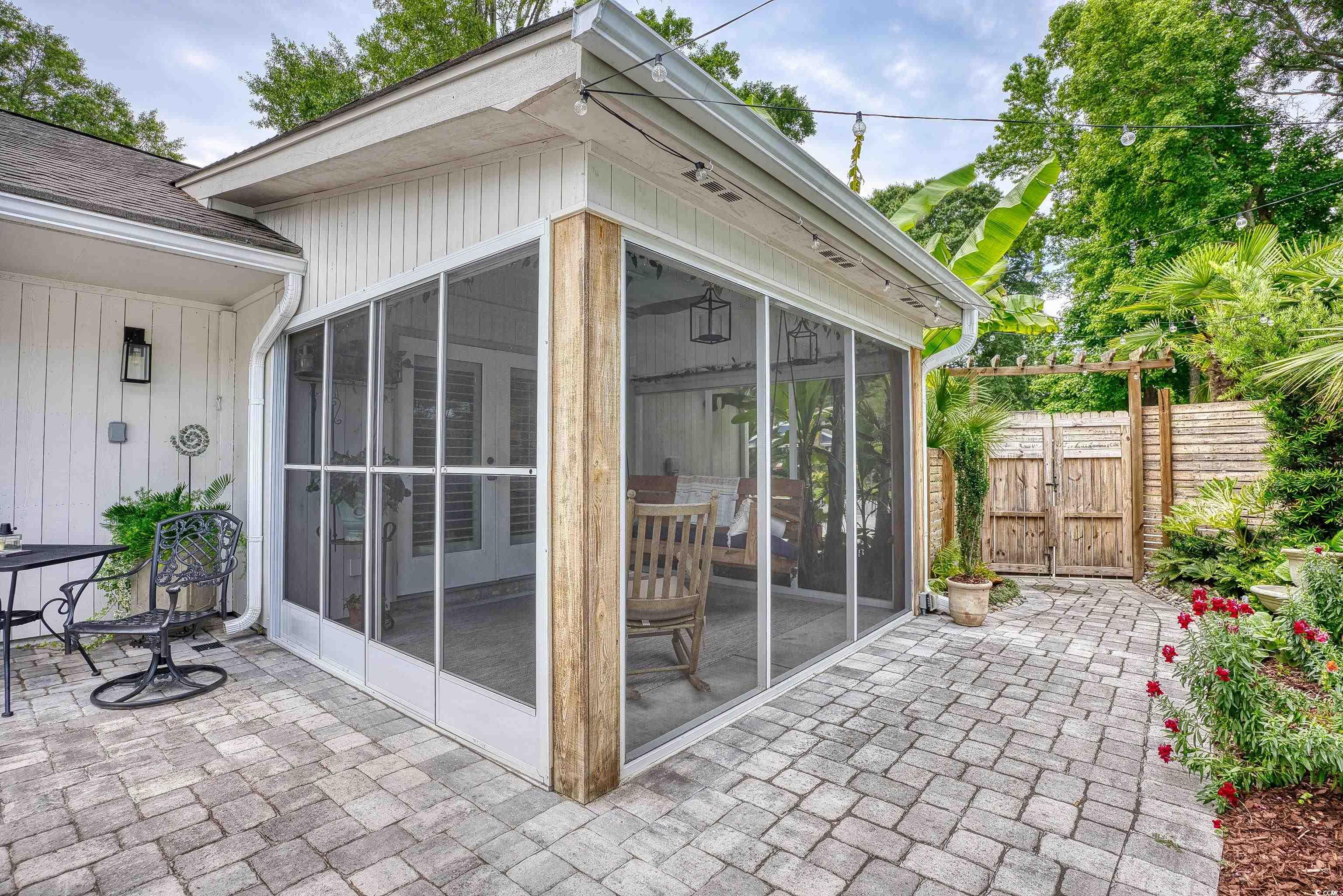 8 Settlers Dr.