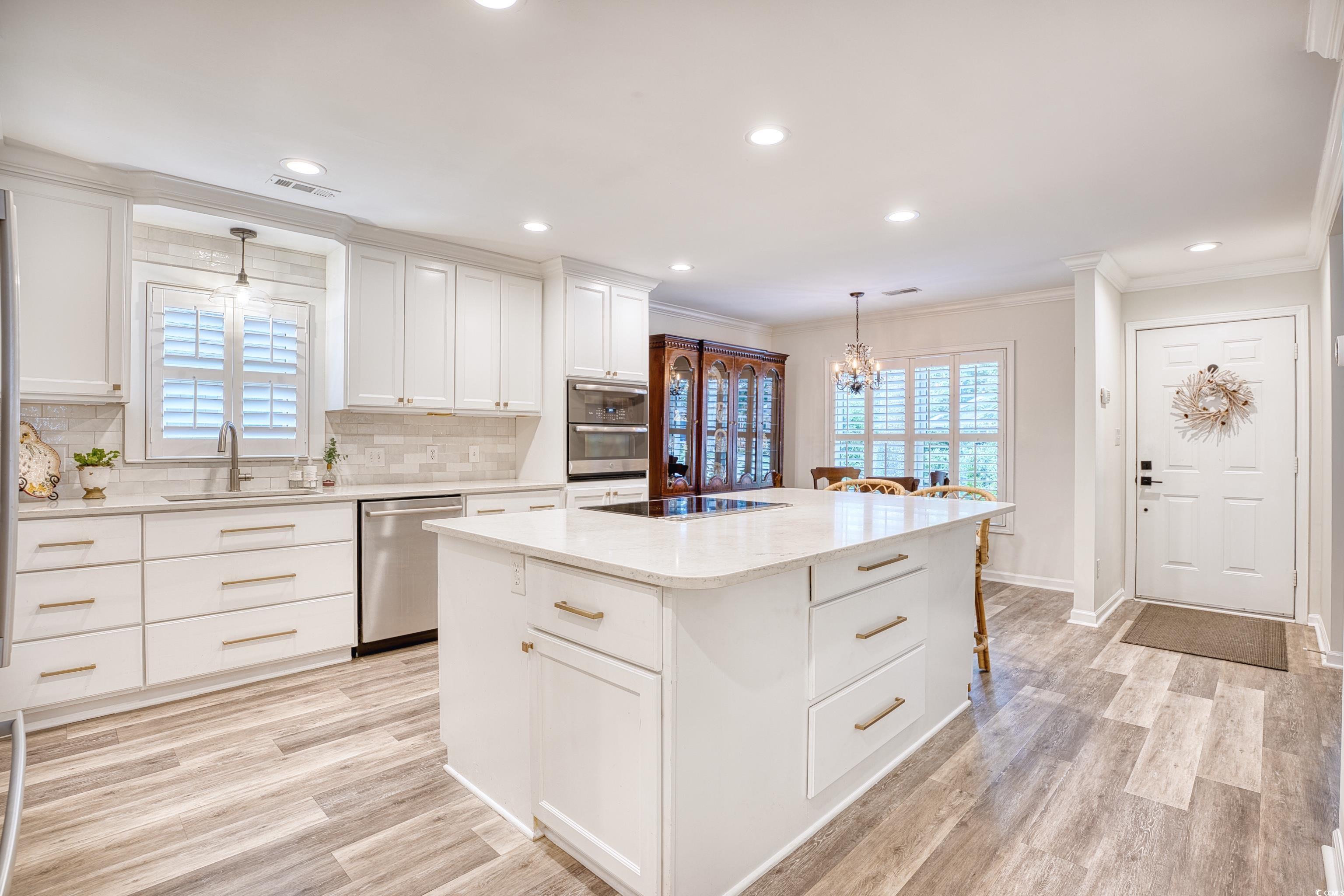 8 Settlers Dr.
