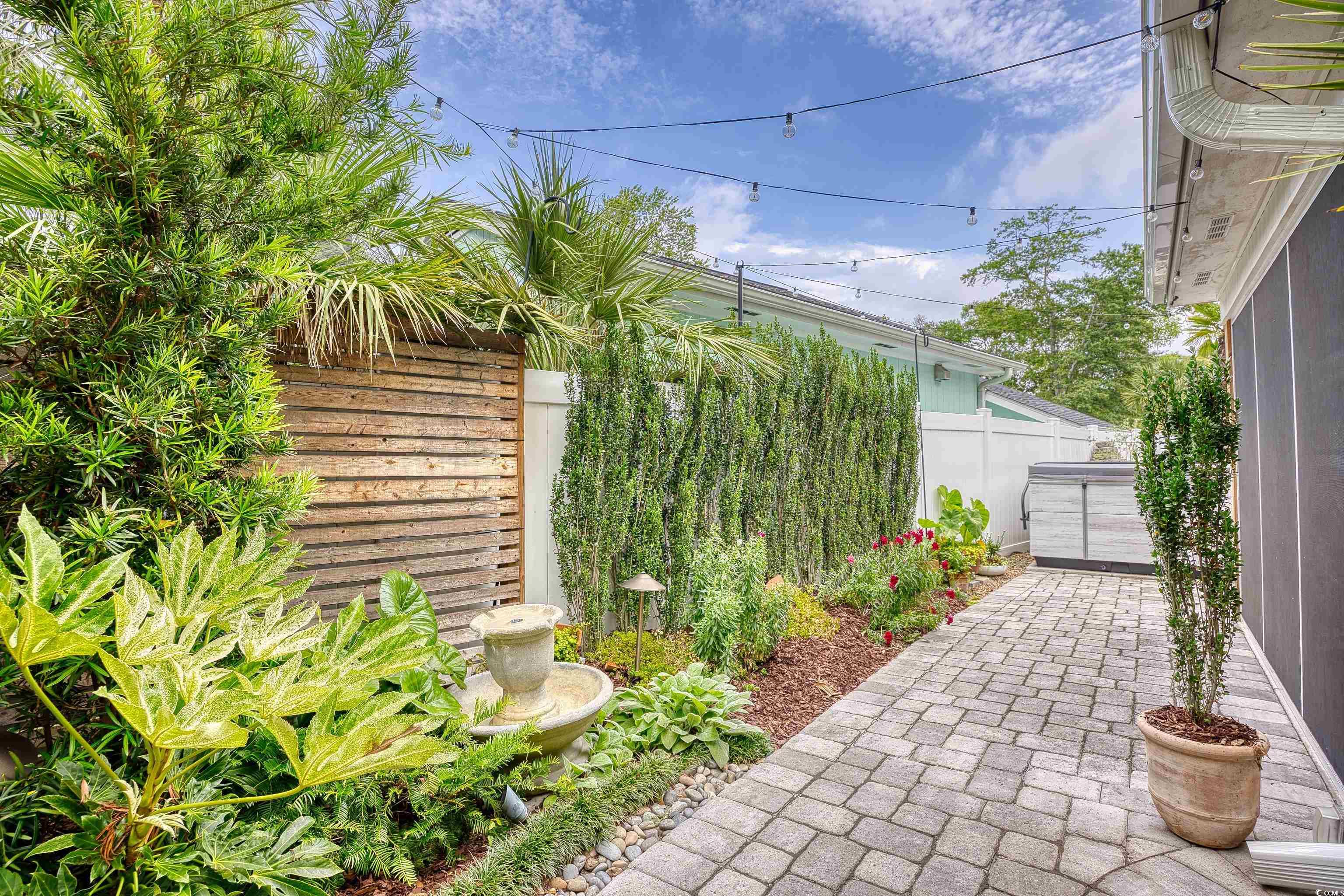 8 Settlers Dr.
