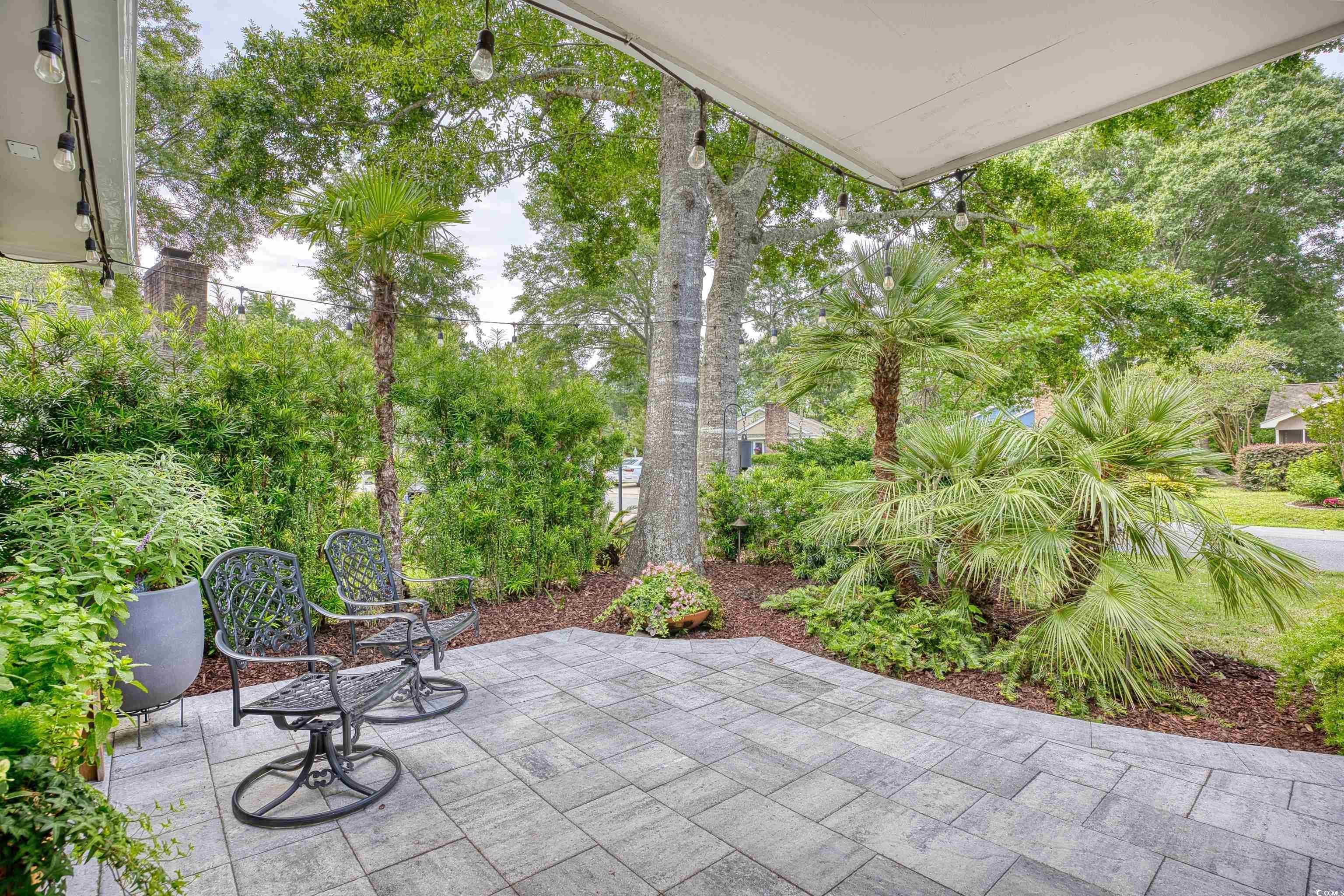 8 Settlers Dr.