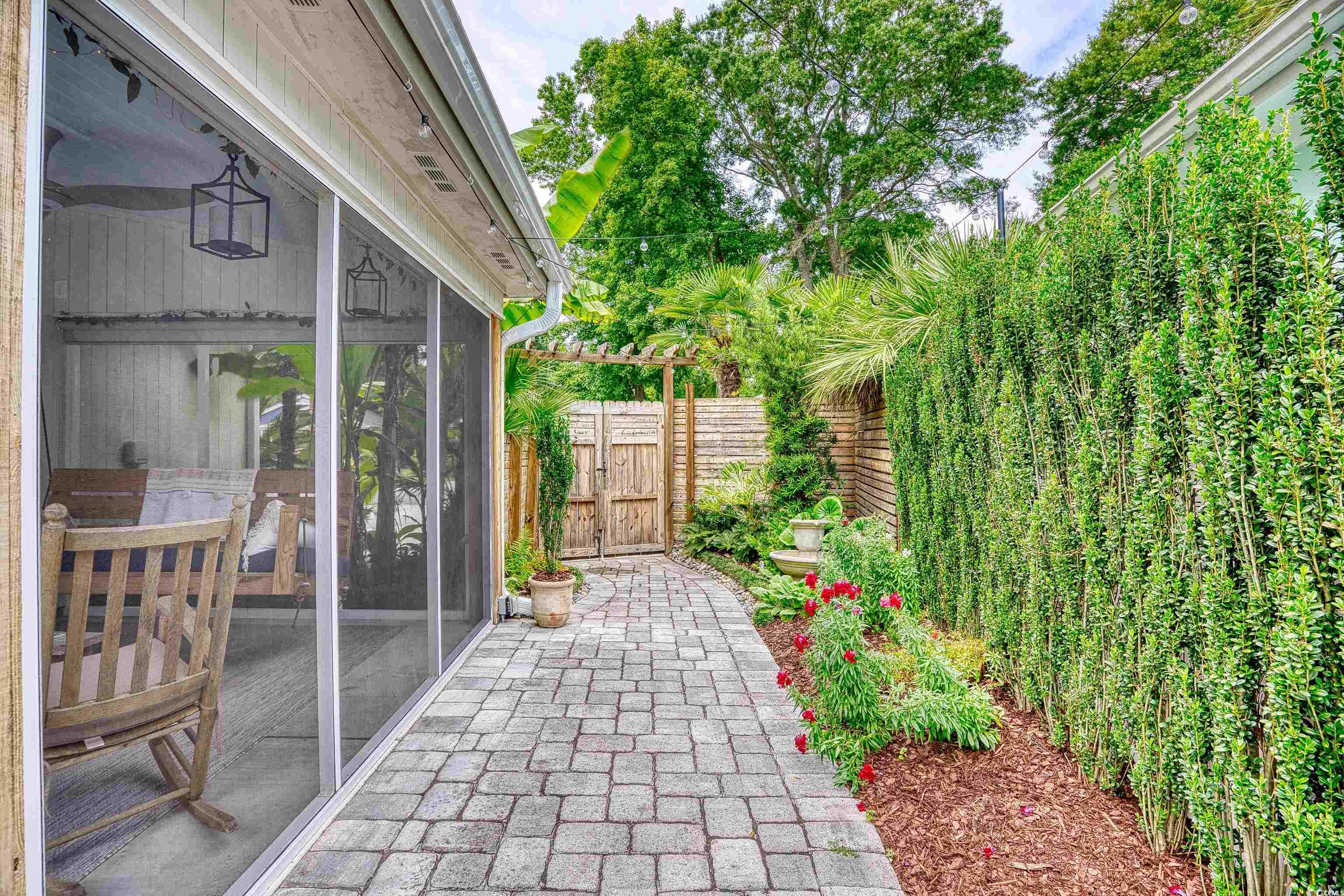 8 Settlers Dr.