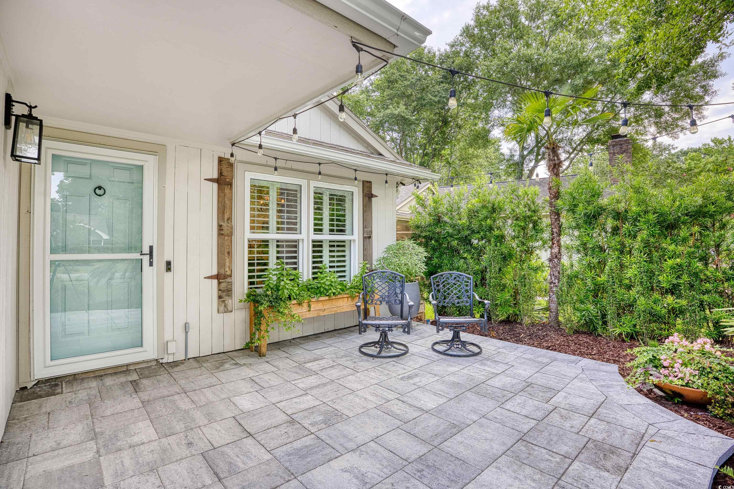 8 Settlers Dr.