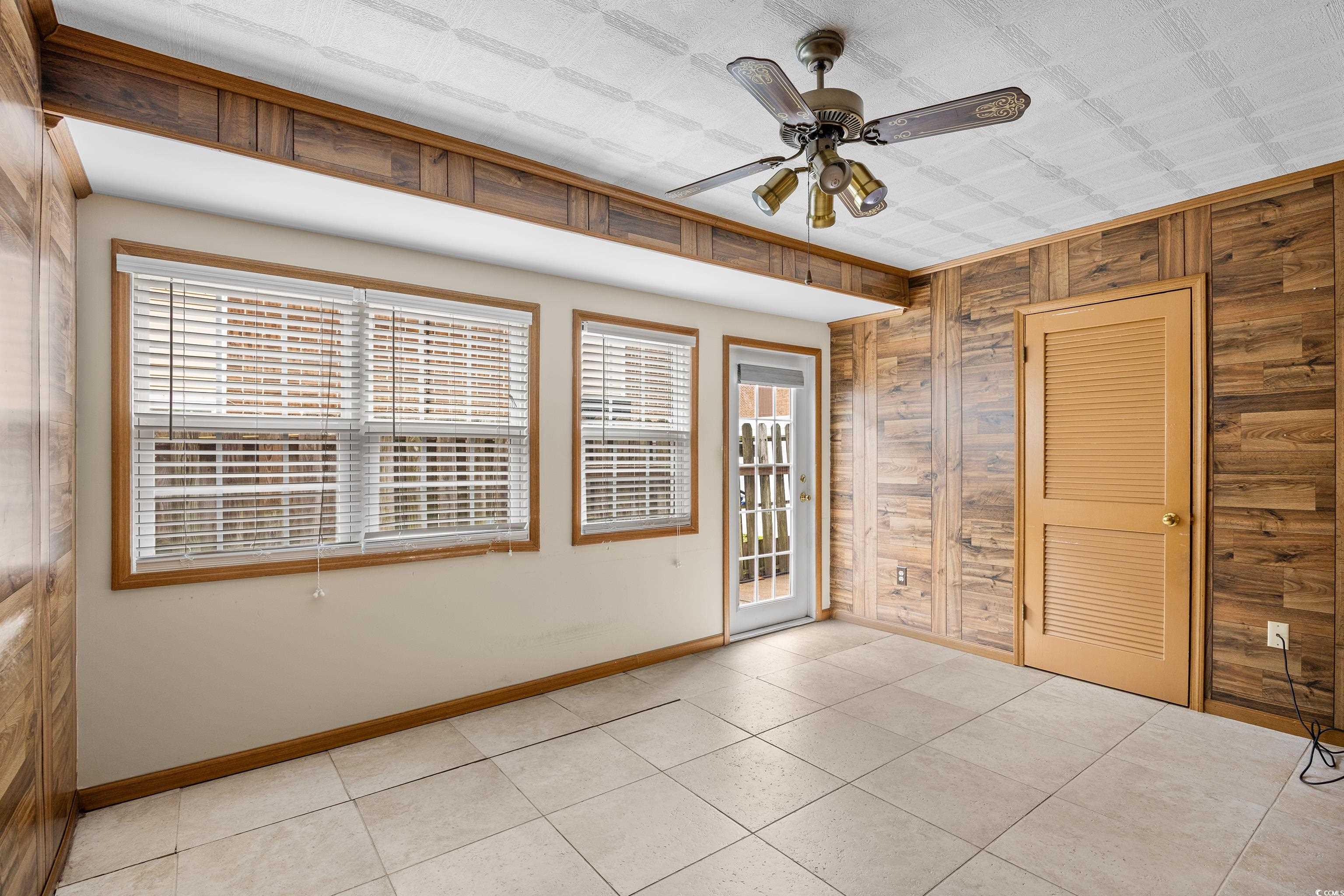 308 76th Ave. N Unit: 5