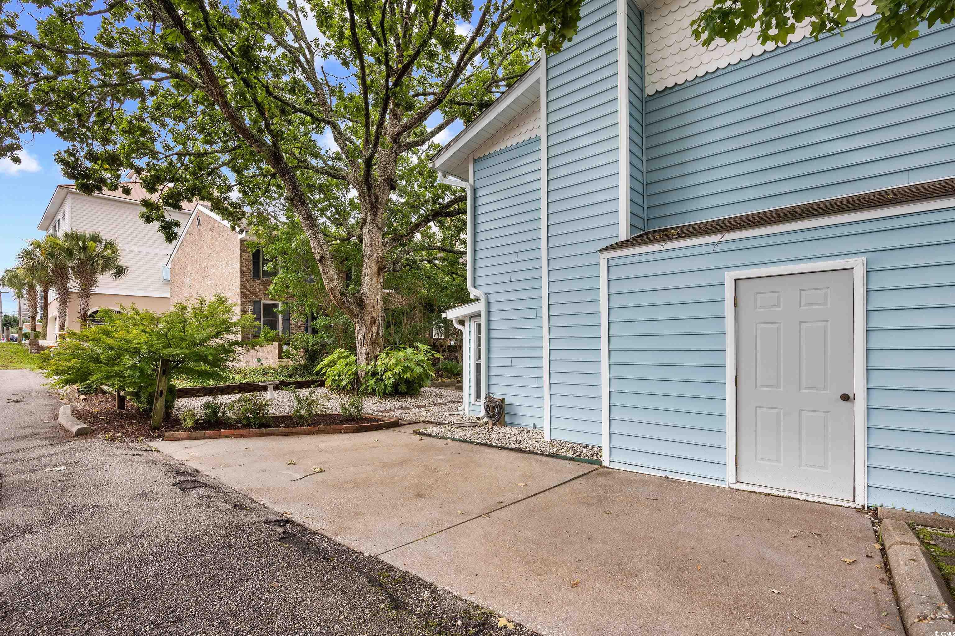 308 76th Ave. N Unit: 5