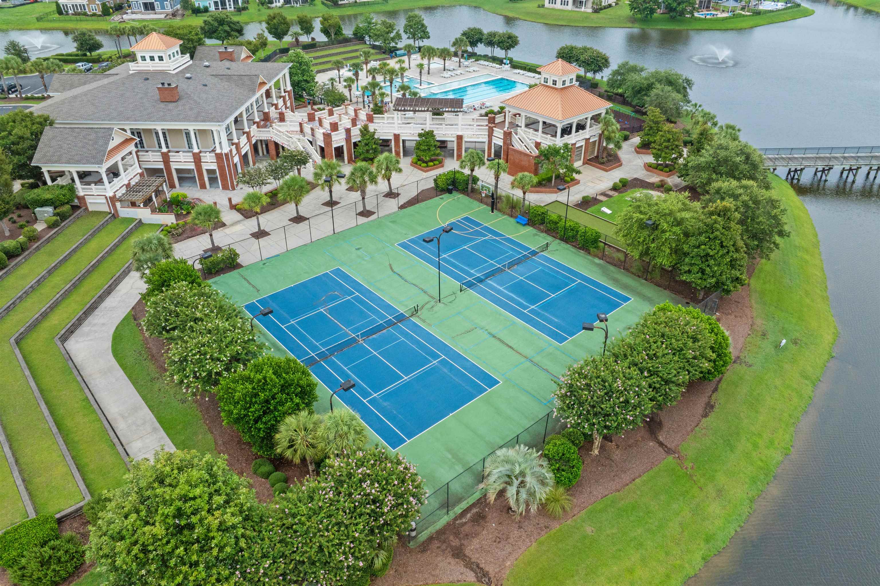 200 West Palms Dr.