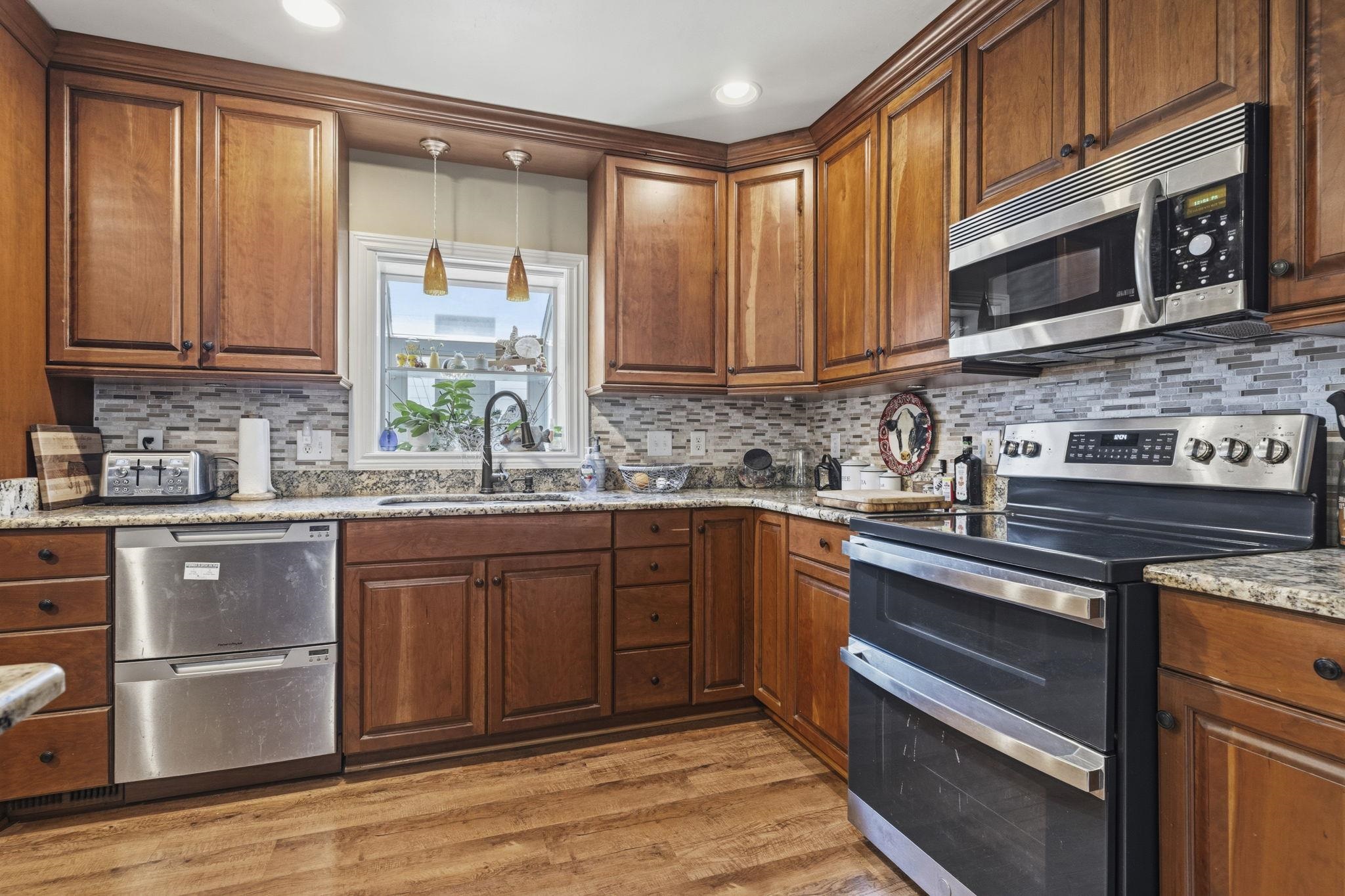 5513 Porcher Dr.