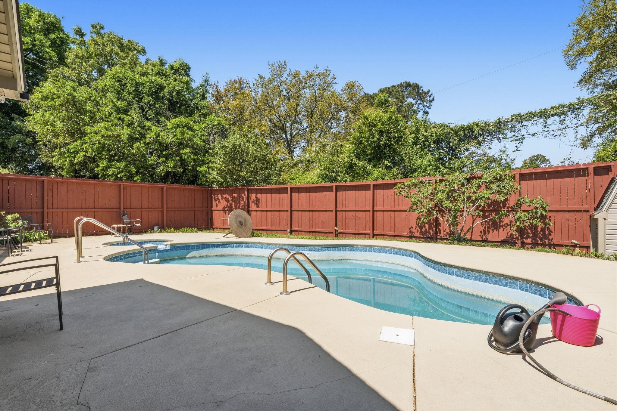 5513 Porcher Dr.