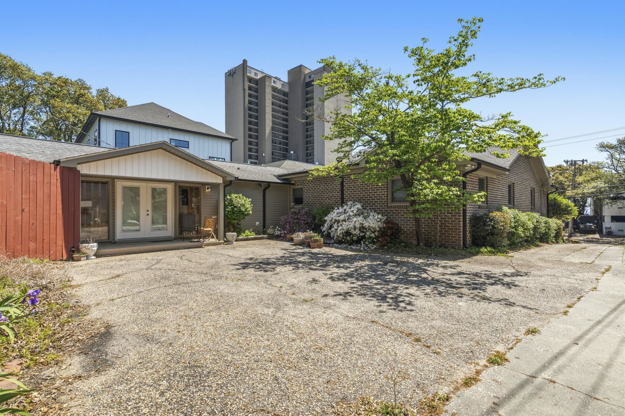5513 Porcher Dr.
