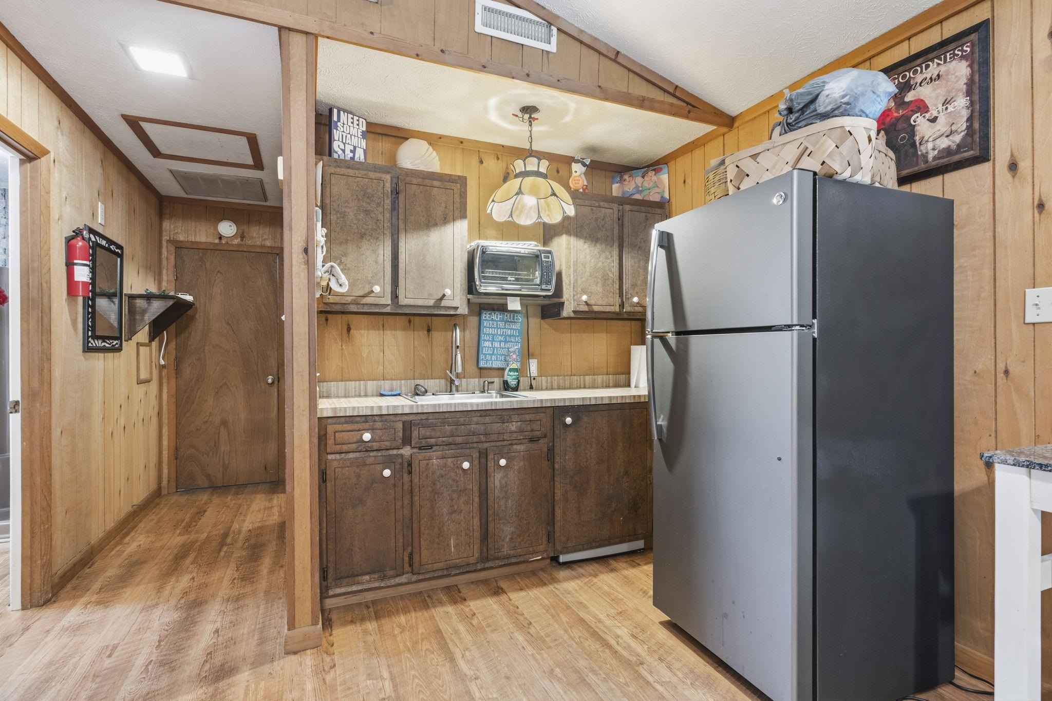 5513 Porcher Dr.