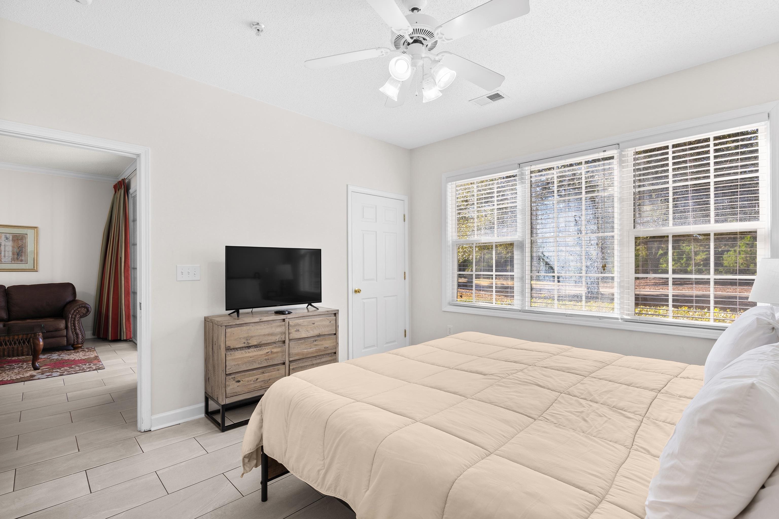 6203 Catalina Dr. Unit: 1512