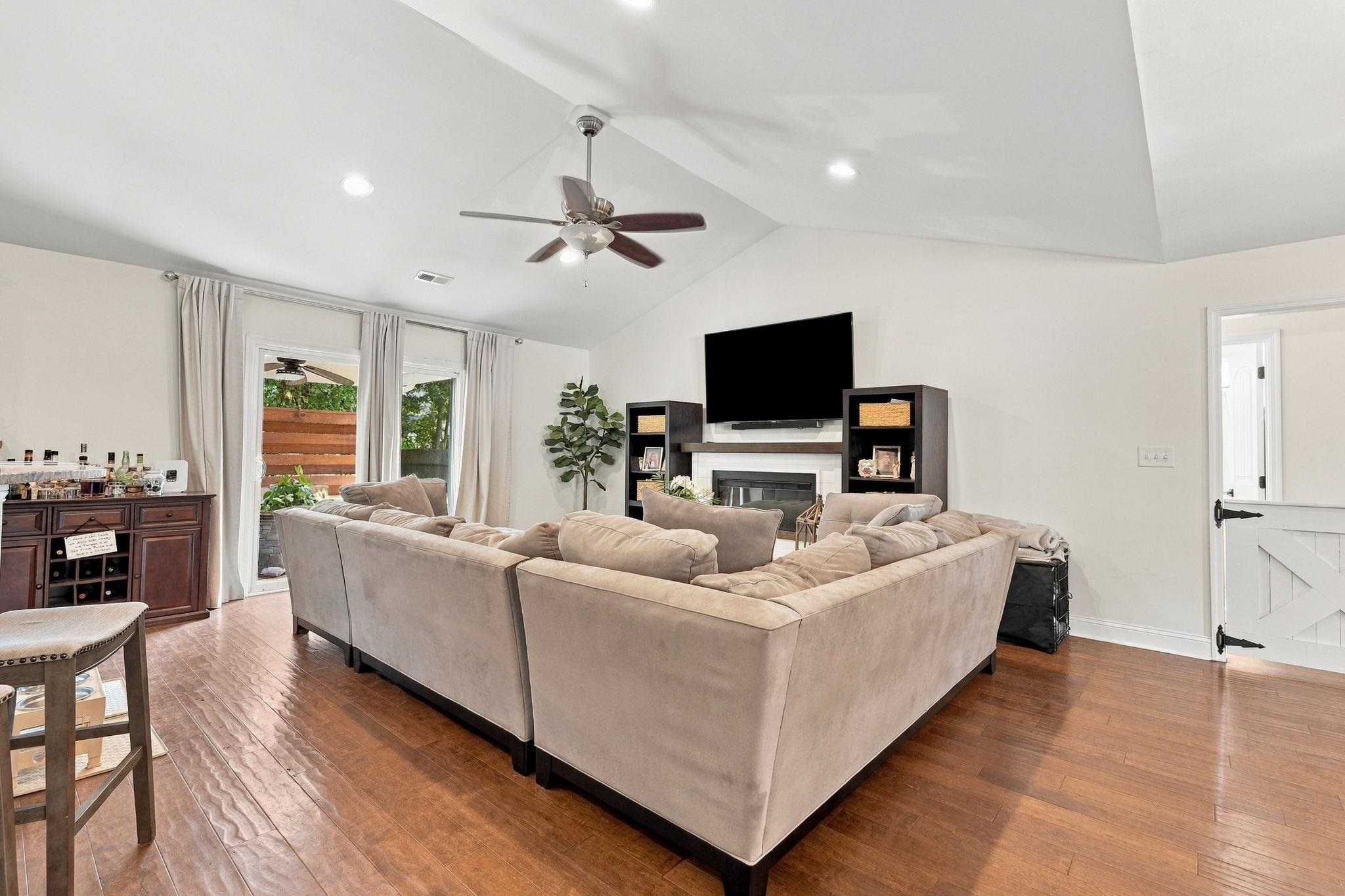 416 South Oaks Dr.