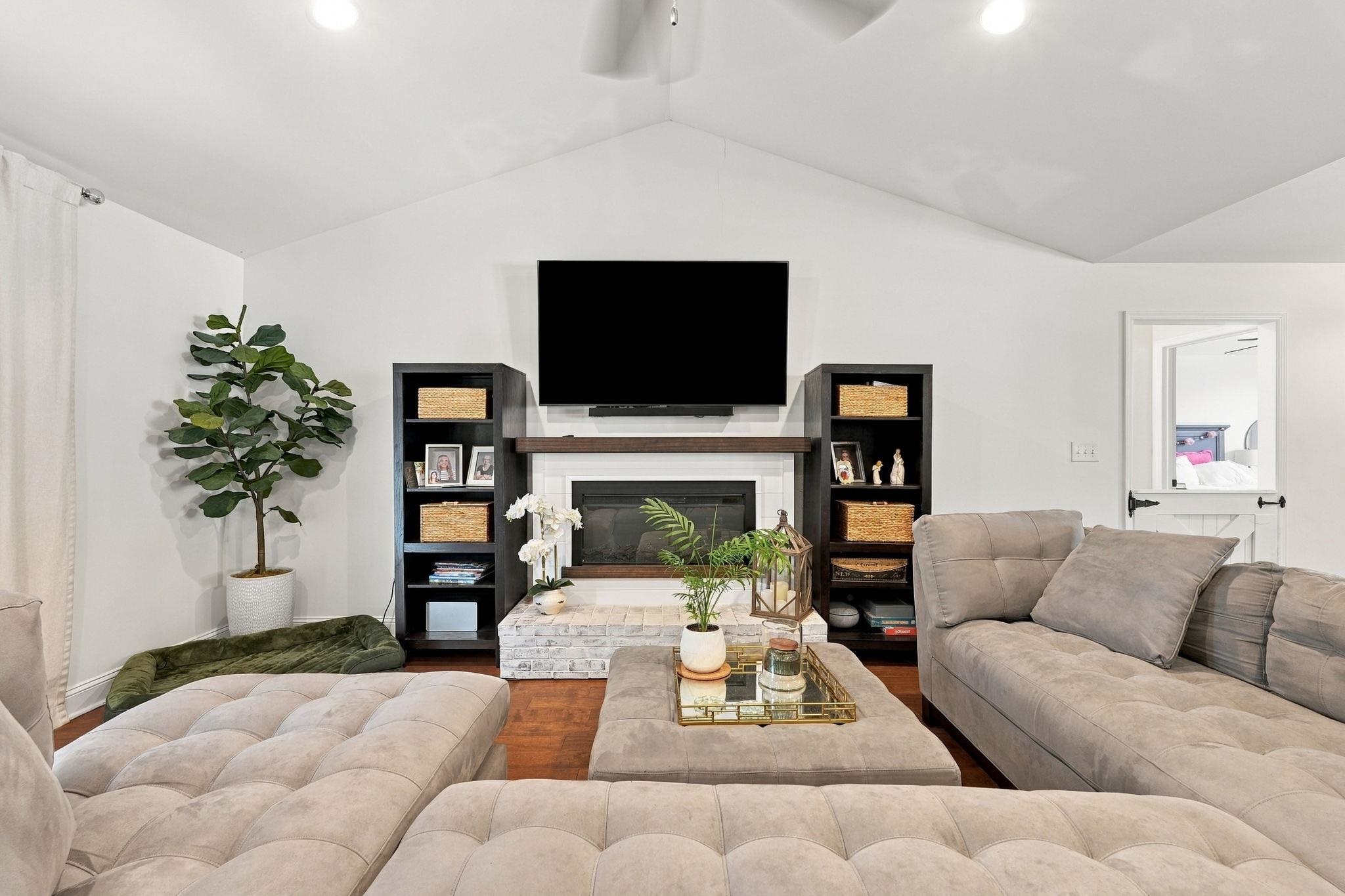 416 South Oaks Dr.
