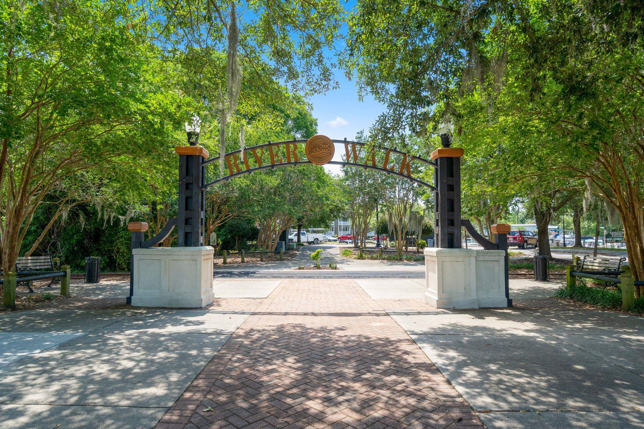 416 South Oaks Dr.