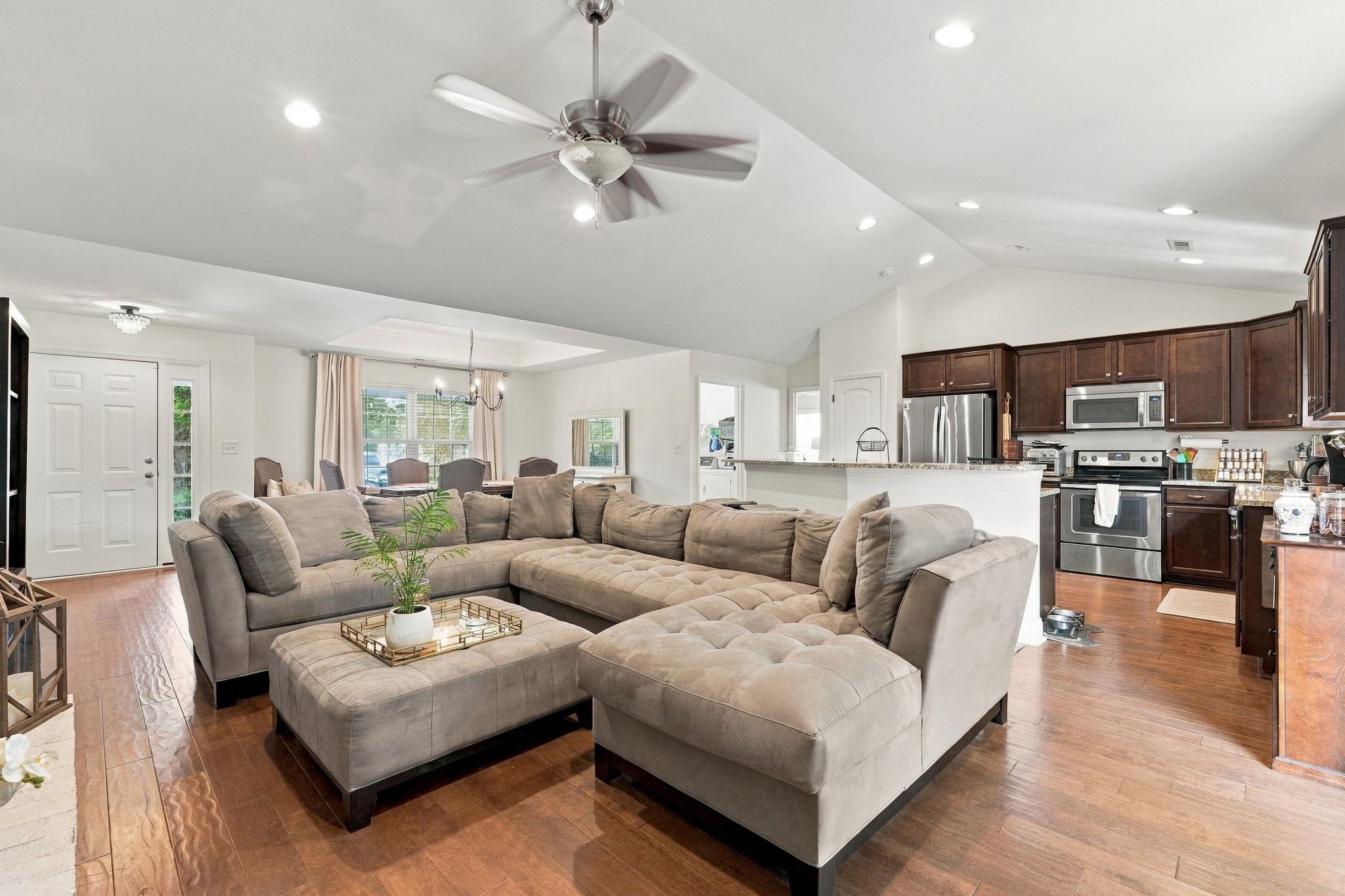 416 South Oaks Dr.