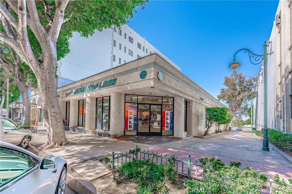 7029 Greenleaf Avenue