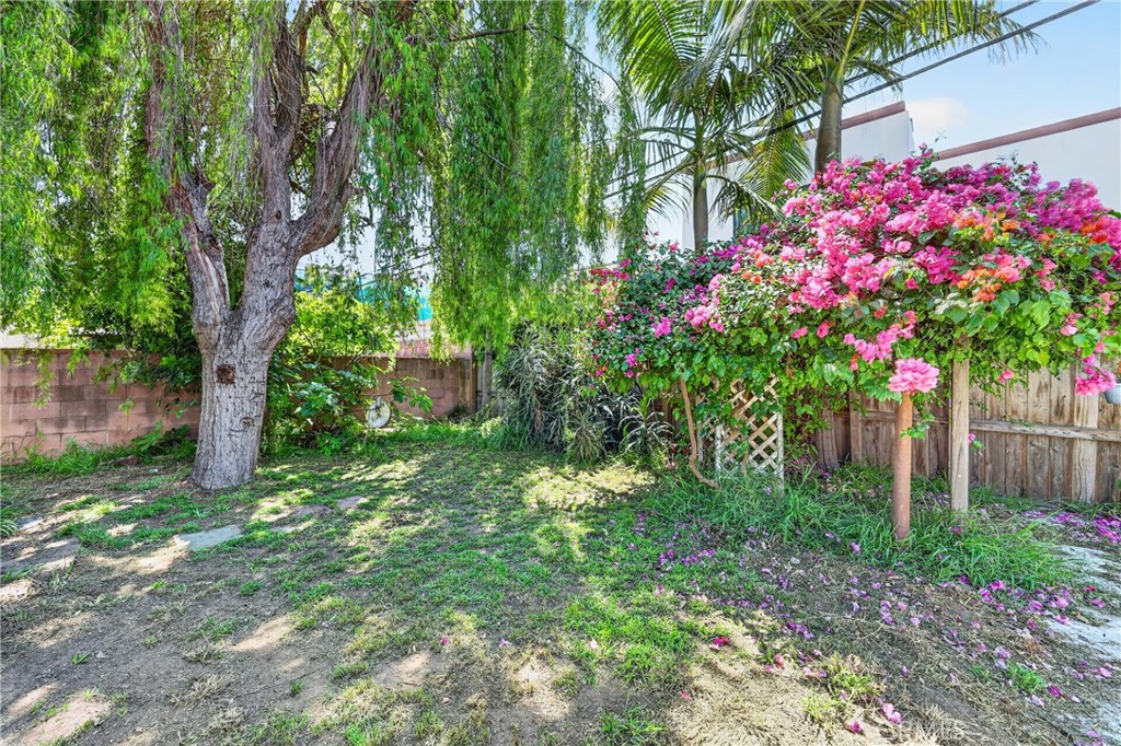2211 Amherst