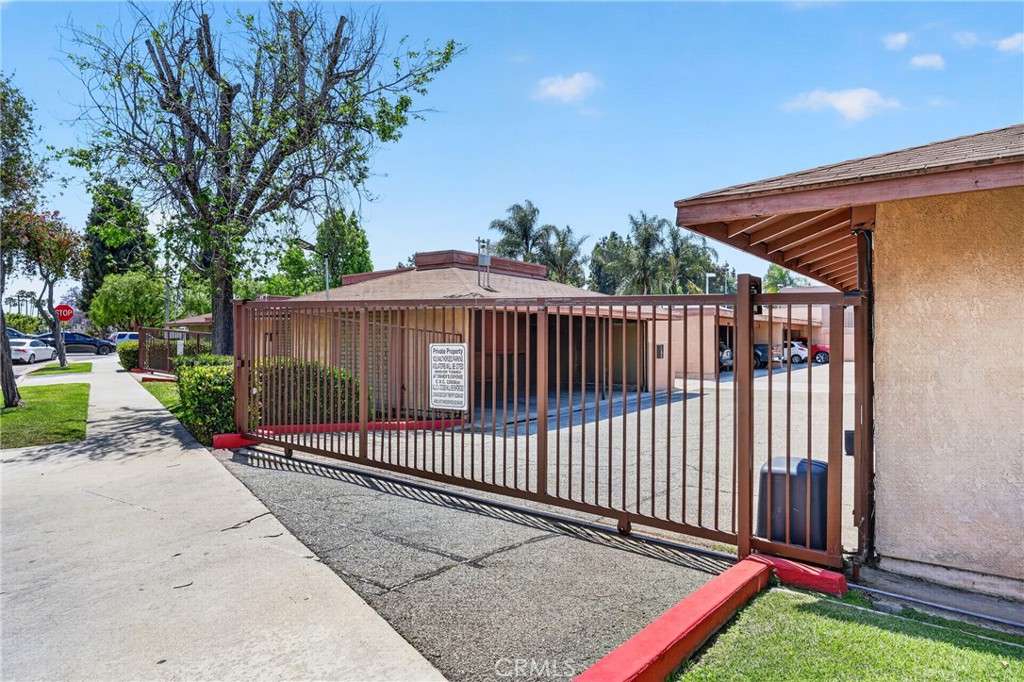 5905 Rosemead Blvd 21