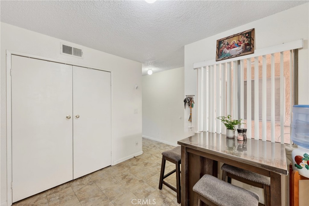 5905 Rosemead Blvd 21