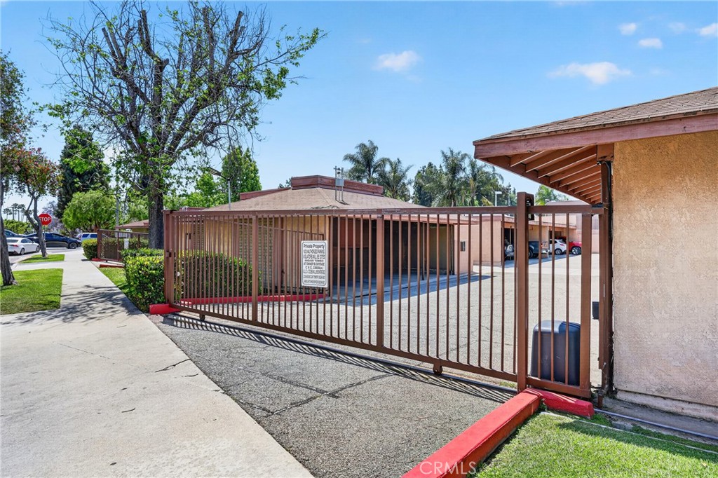 5905 Rosemead Blvd 21
