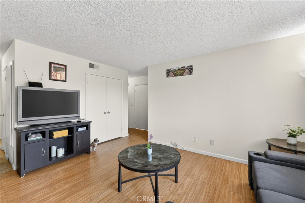 5905 Rosemead Blvd 21