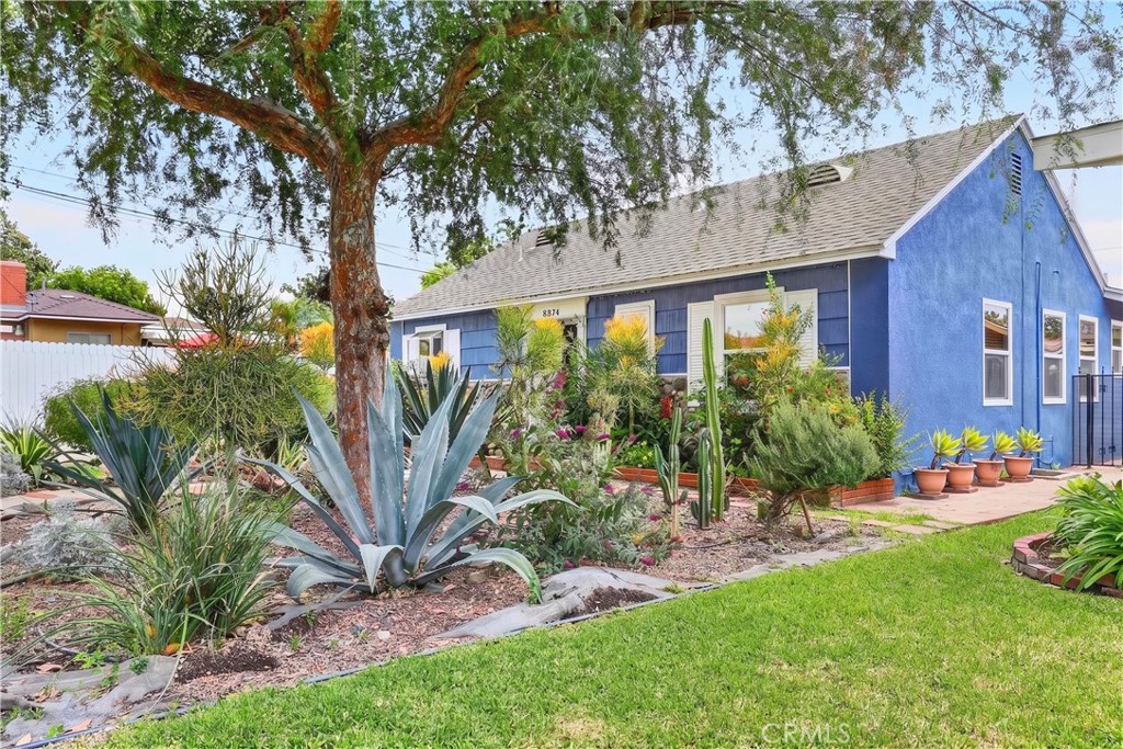8814 Jacmar Avenue