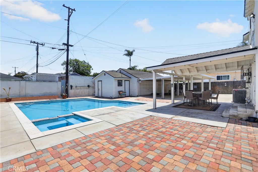 10912 La Mirada Blvd