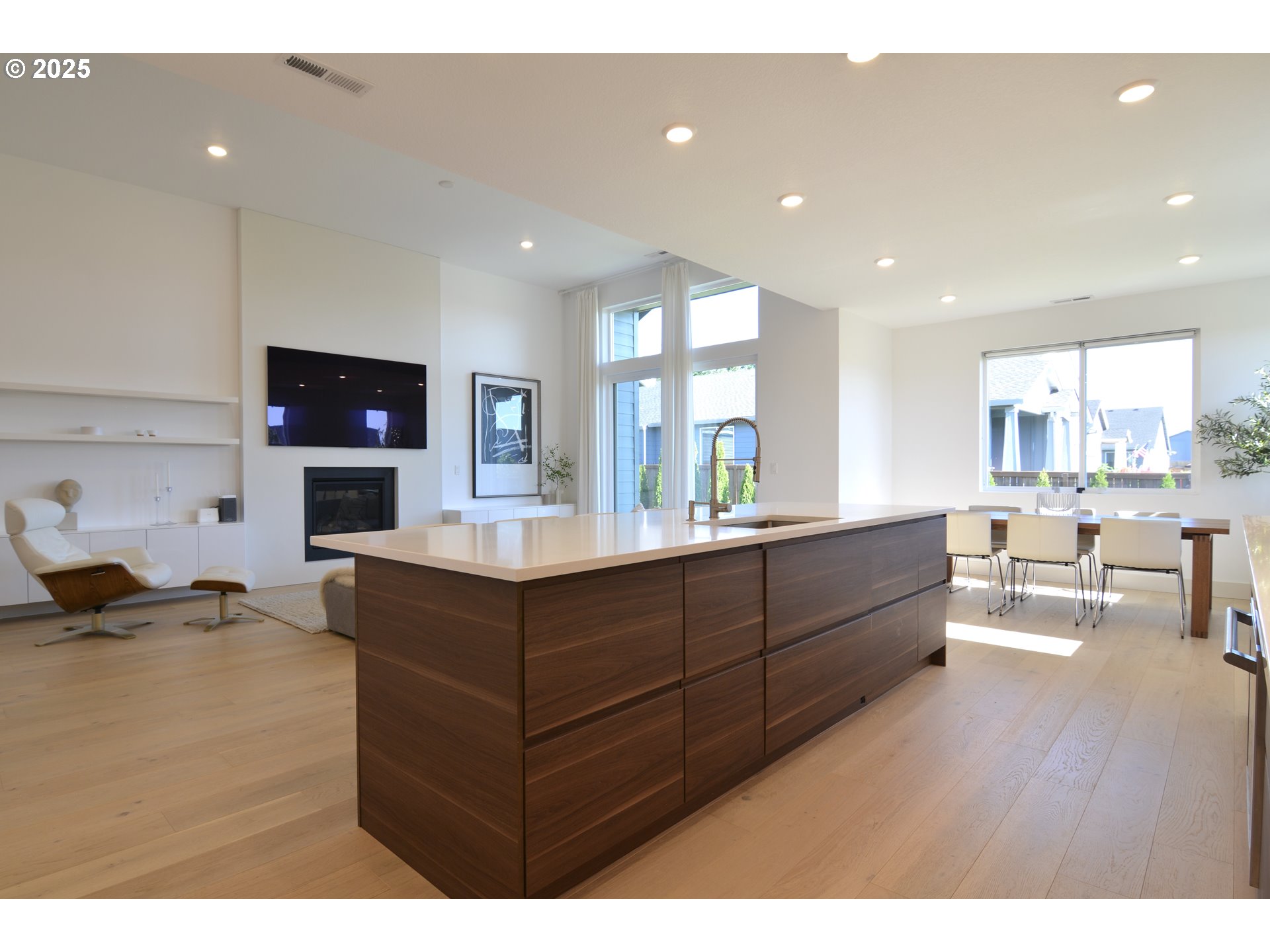 910 Marie ST, Mt. Angel