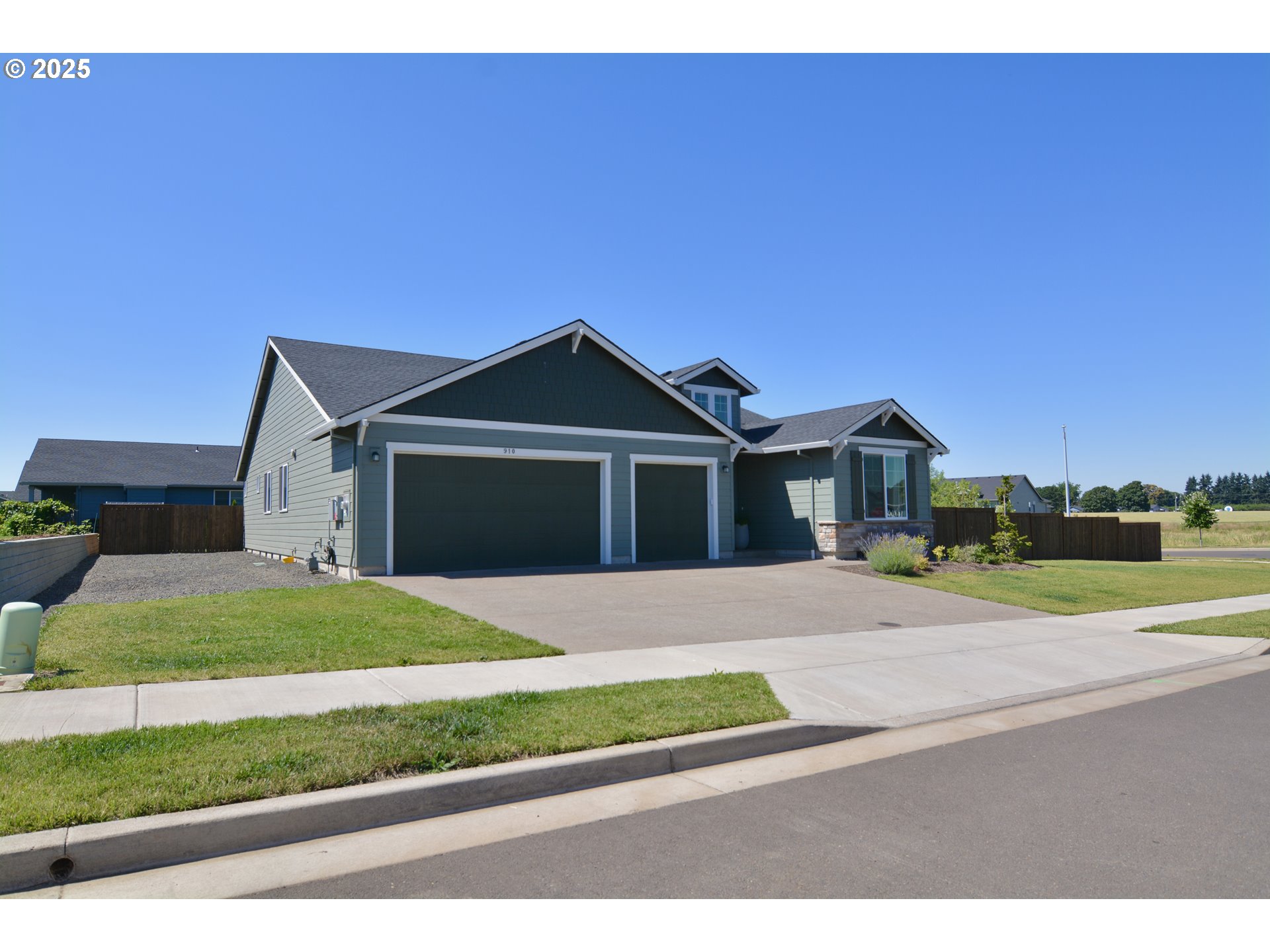 910 Marie ST, Mt. Angel