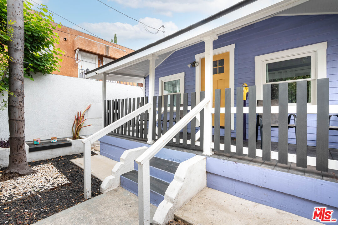 218 N Avenue 61