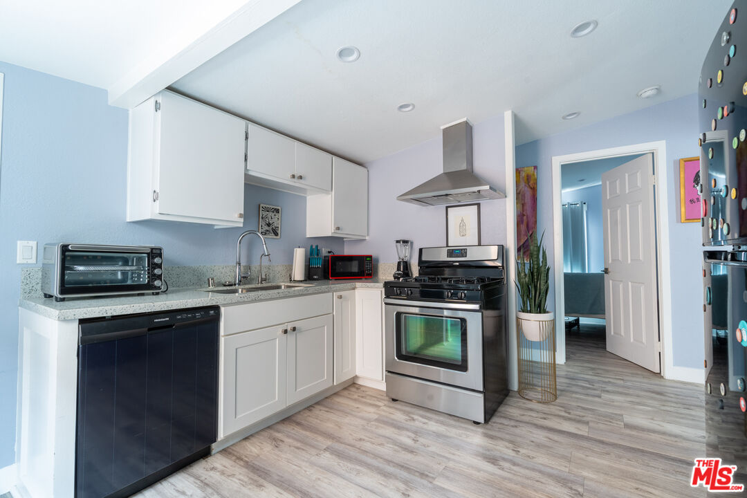 218 N Avenue 61