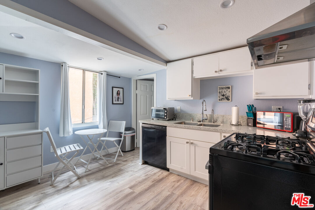 218 N Avenue 61