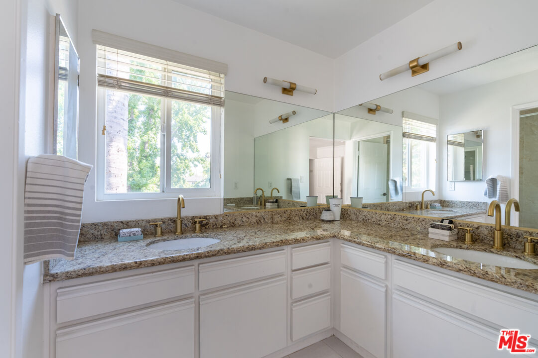 4437 Avocado St Unit: 101